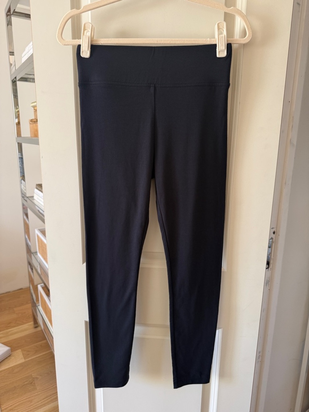NWT! 🖤 Lou & Grey Modal Leggings, Black, Size M